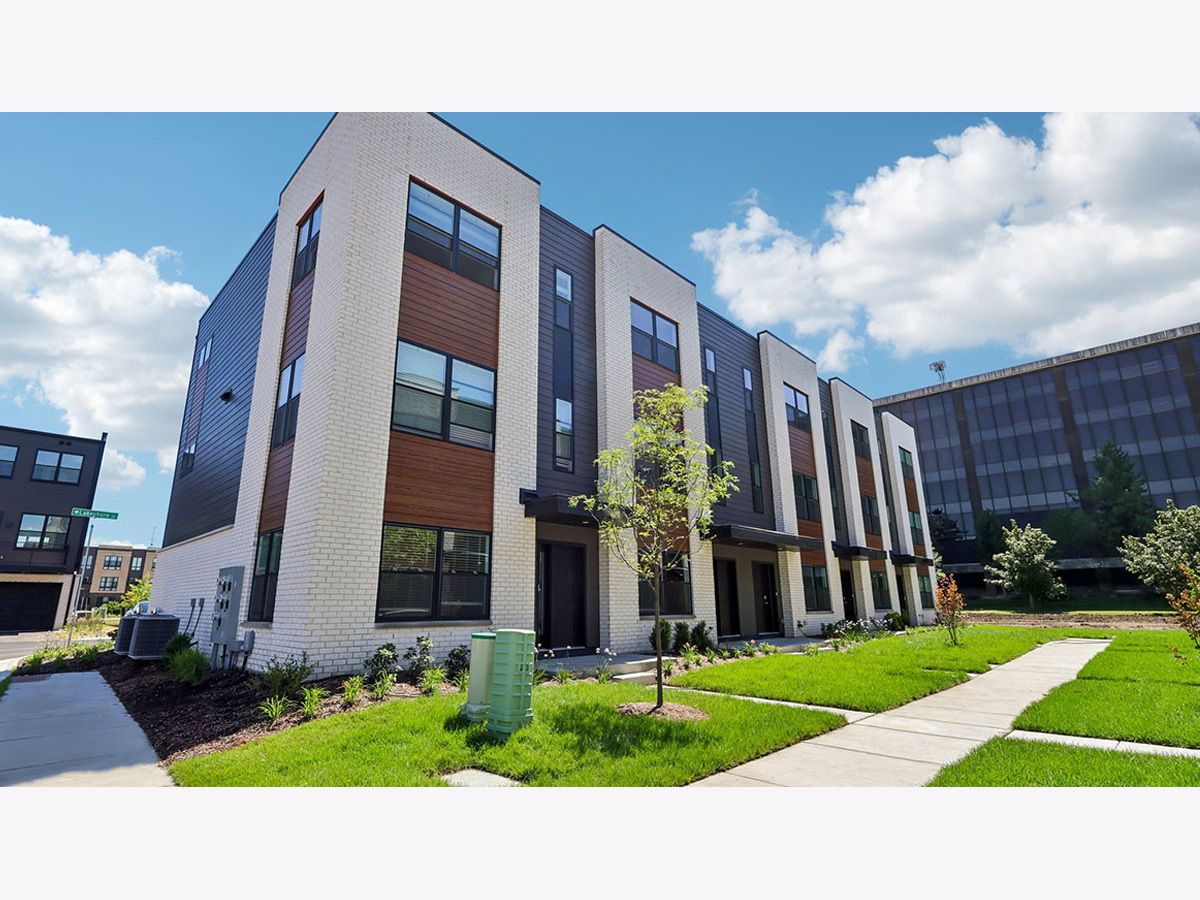 Condos & Townhomes For Sale Northgate At Veridian Schaumburg Illinois, 1155 Lakepointe Drive
