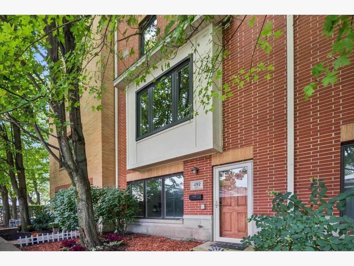  For Sale Oak Park Illinois, 1192 Clarence Avenue