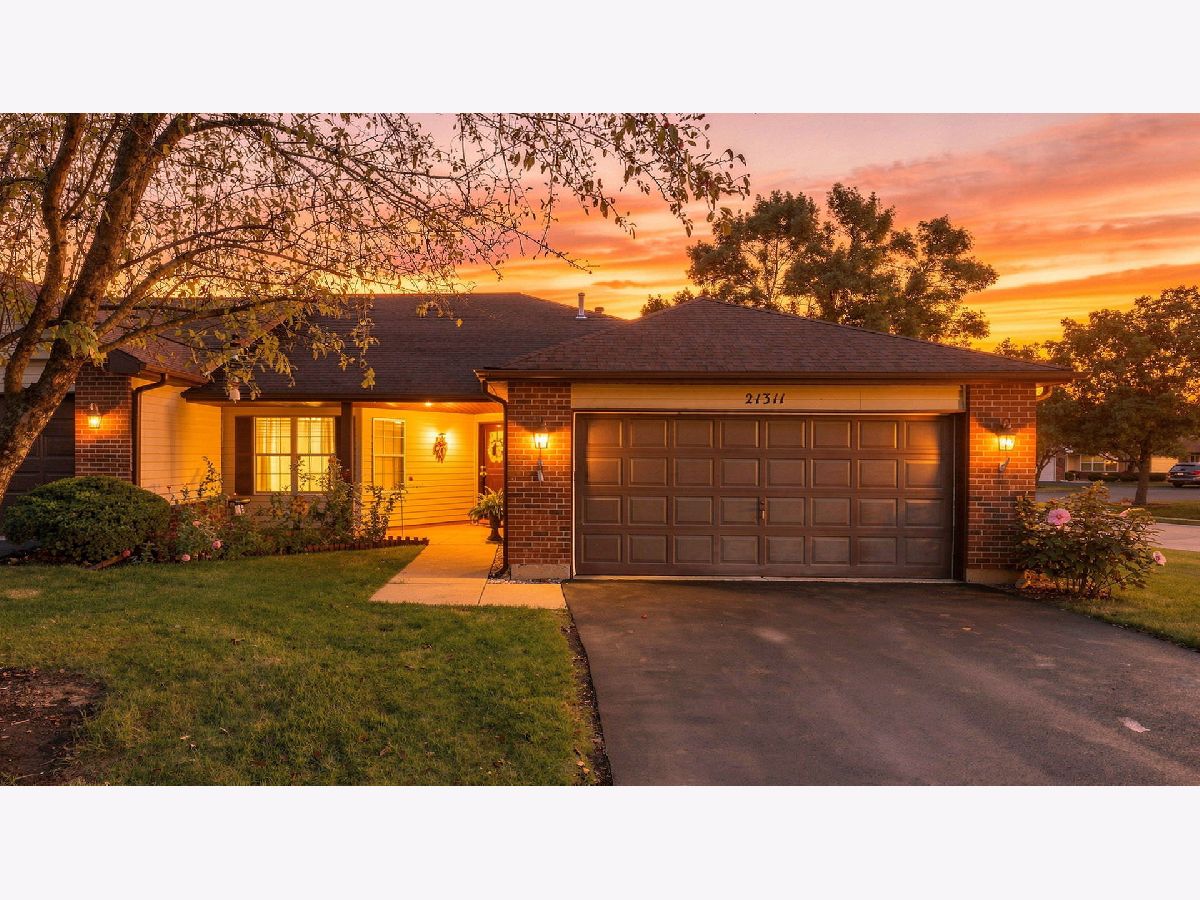 Townhomes & Condos & Homes For Sale Carillon Plainfield Illinois, 21311 Silktree Circle