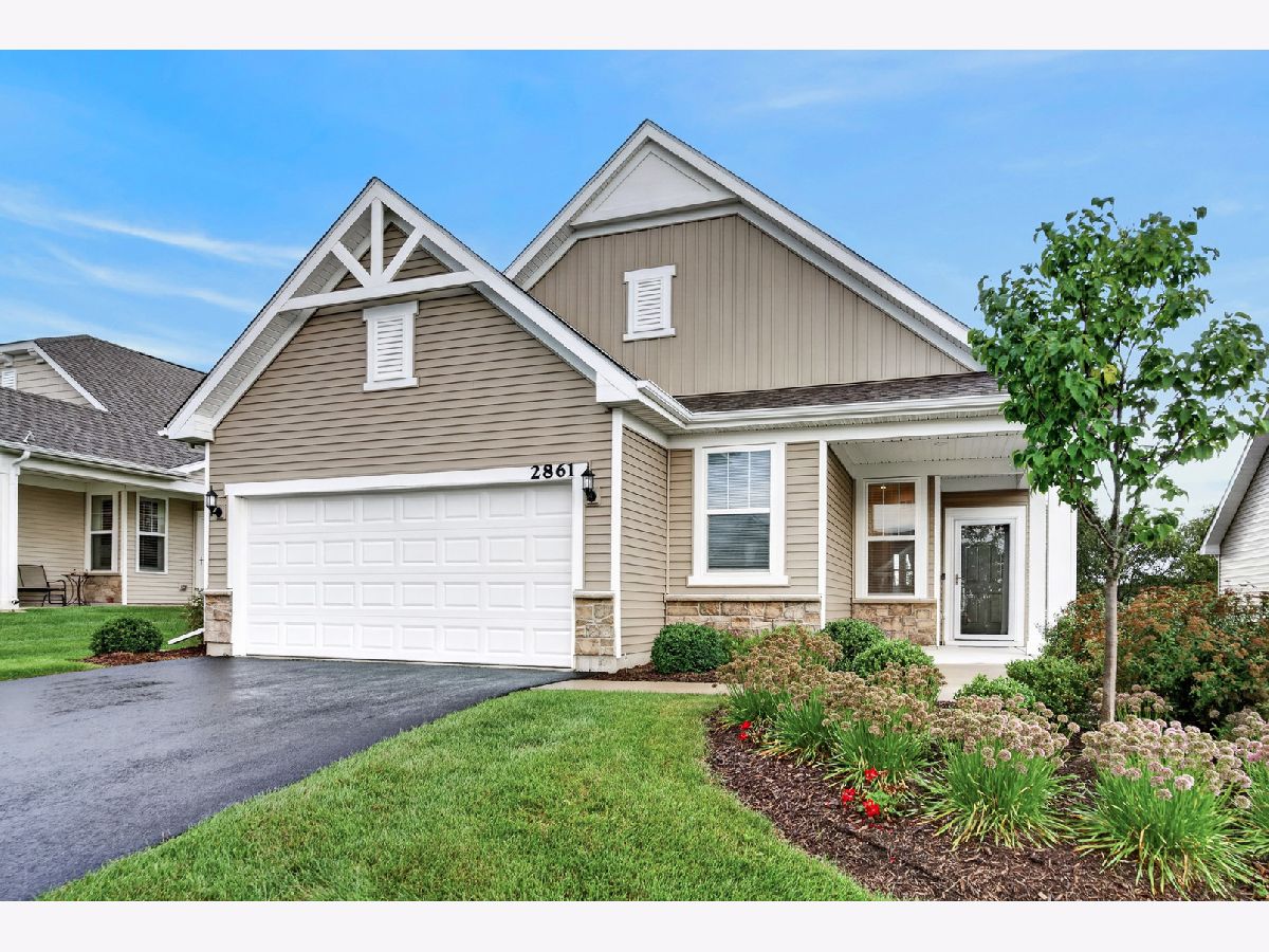  For Sale Lindenhurst Illinois, 2861 Briargate Drive