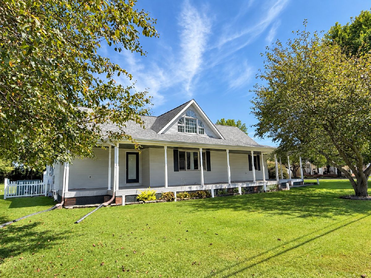 Homes For Sale Cedar Lane Estates Metropolis Illinois, 1203 White Pine Lane