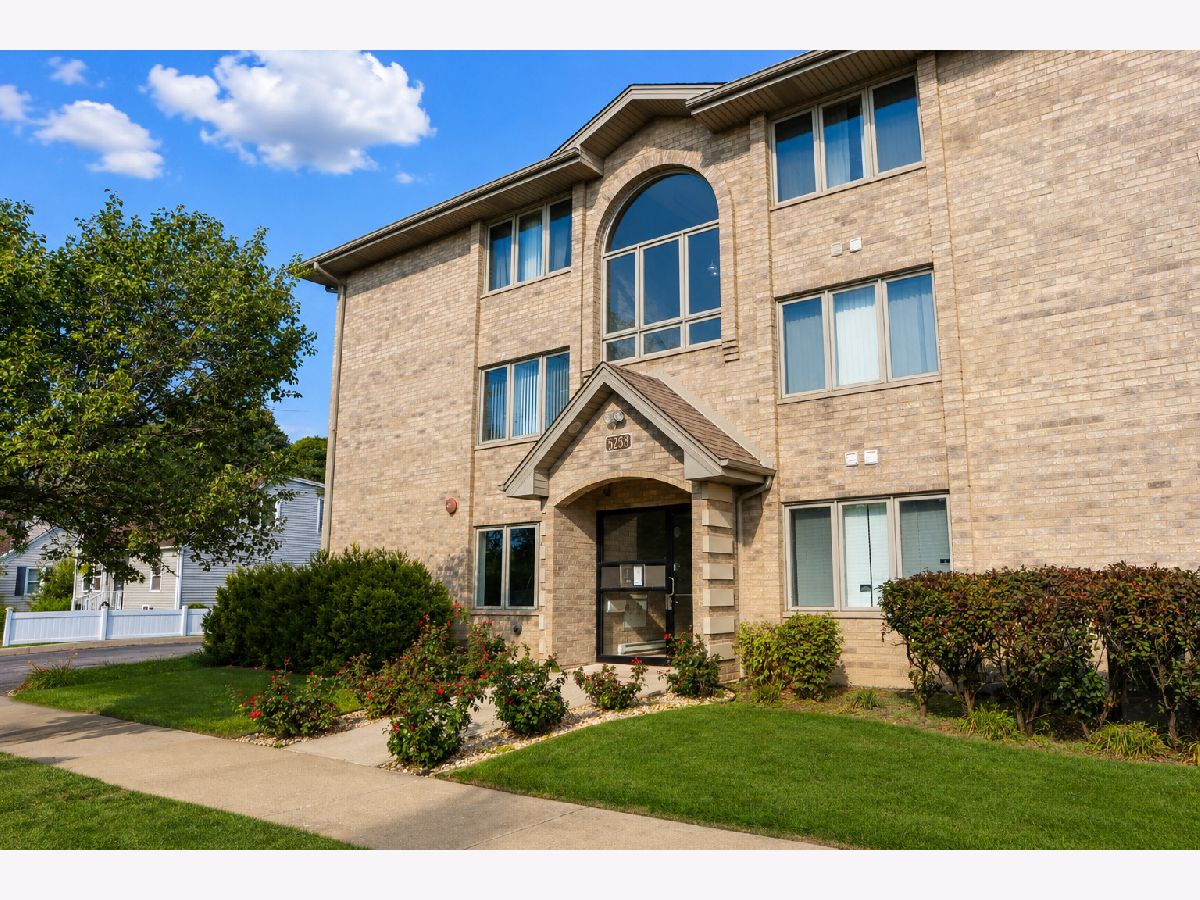 Condominiums For Sale 87th Street Condos Burbank Illinois, 5258 79th Street