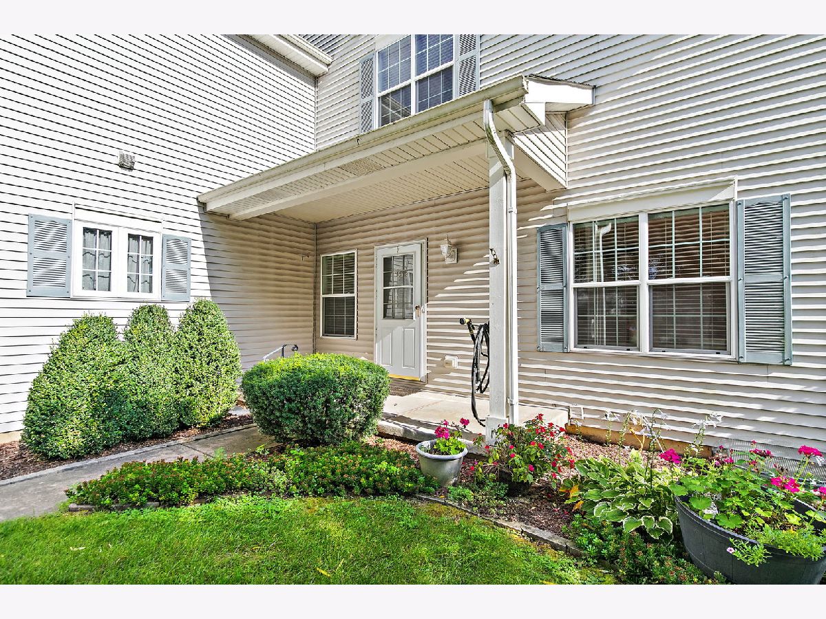  For Sale Woodstock Illinois, 1075 Castleshire Drive