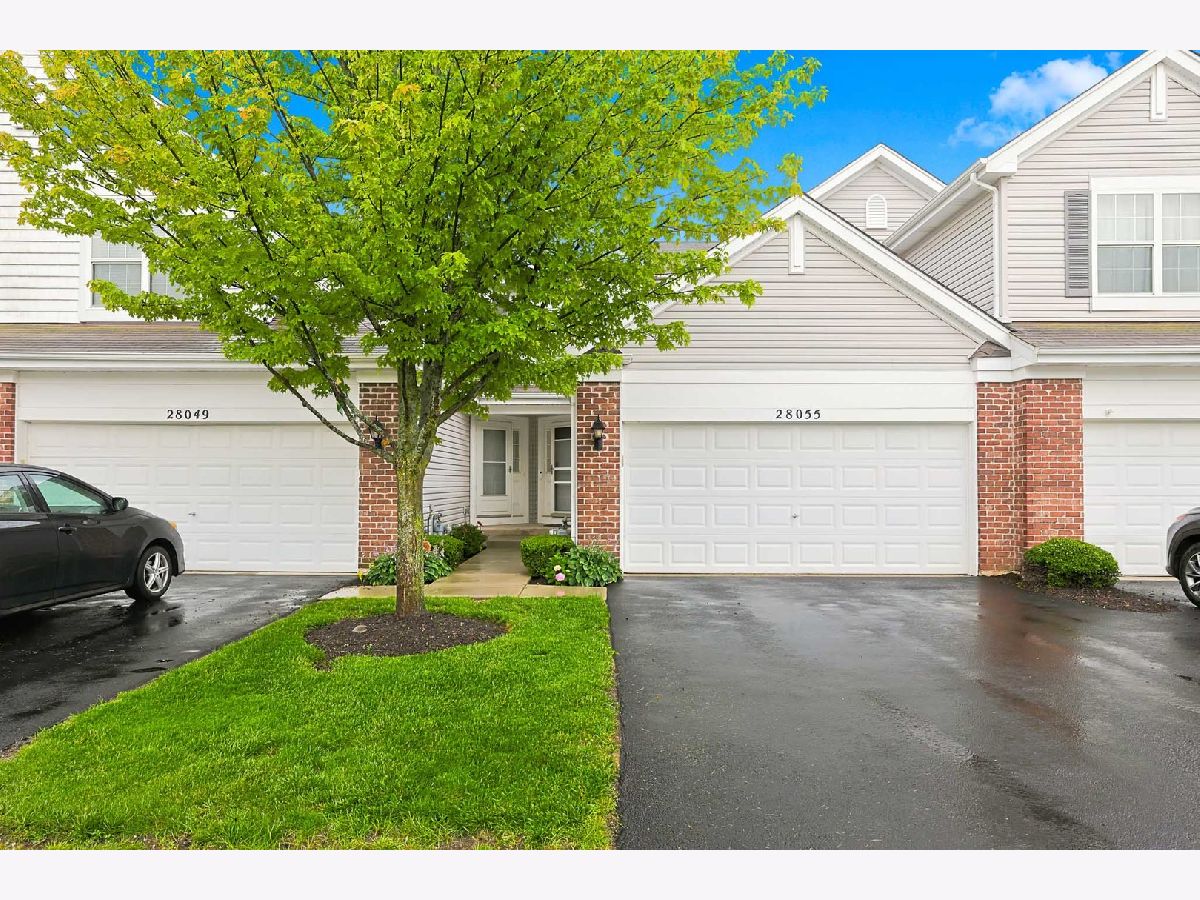  For Sale Lakemoor Illinois, 28055 Niagara Street