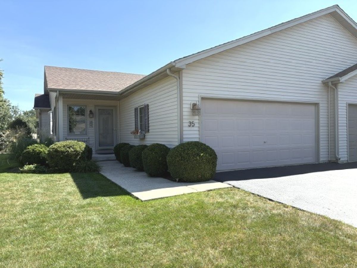  For Sale North Aurora Illinois, 35 Juniper Drive