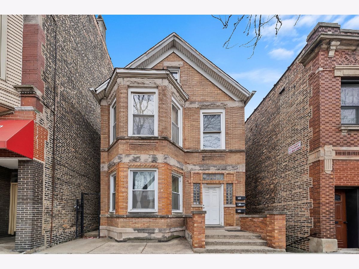 For Sale Chicago Illinois, 2420 Oakley Avenue