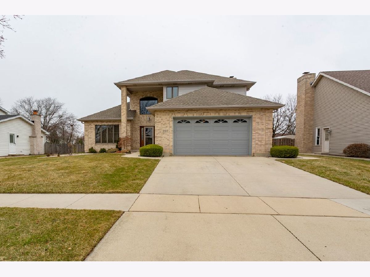  For Sale Carol Stream Illinois, 902 Somerset Drive