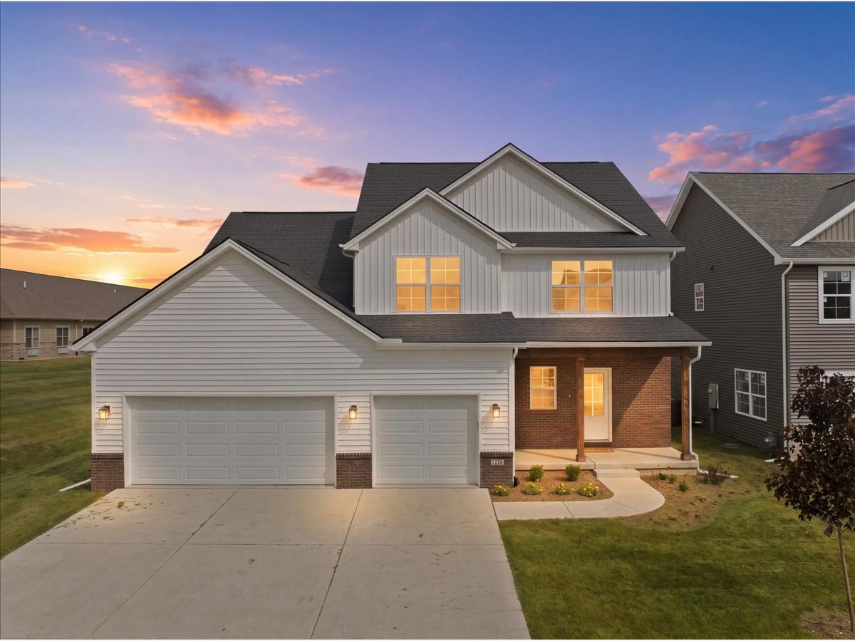  For Sale Bloomington Illinois, 1313 Woodbine Road