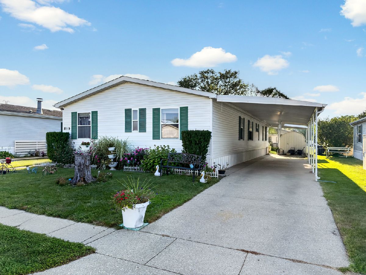 Subdivision For Sale Southmoore Estates Dekalb Illinois, 819 S 9th Street