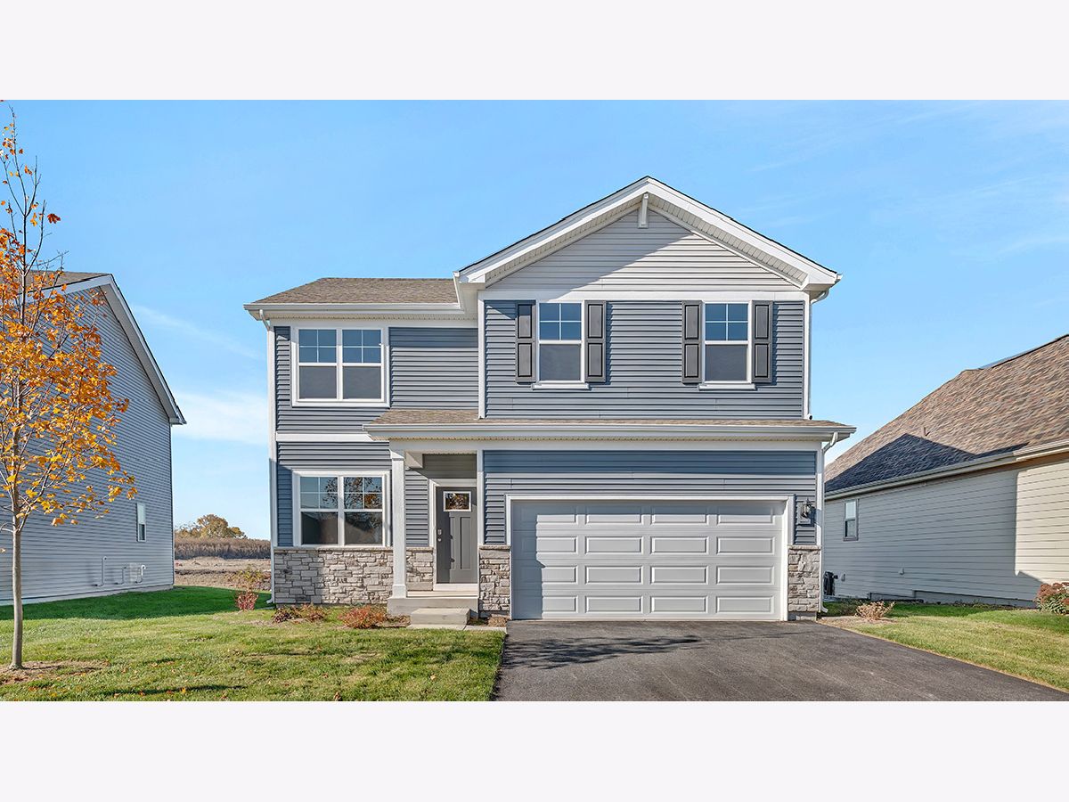 Homes For Sale Marquis Pointe Montgomery Illinois, 1026 Emerald Drive