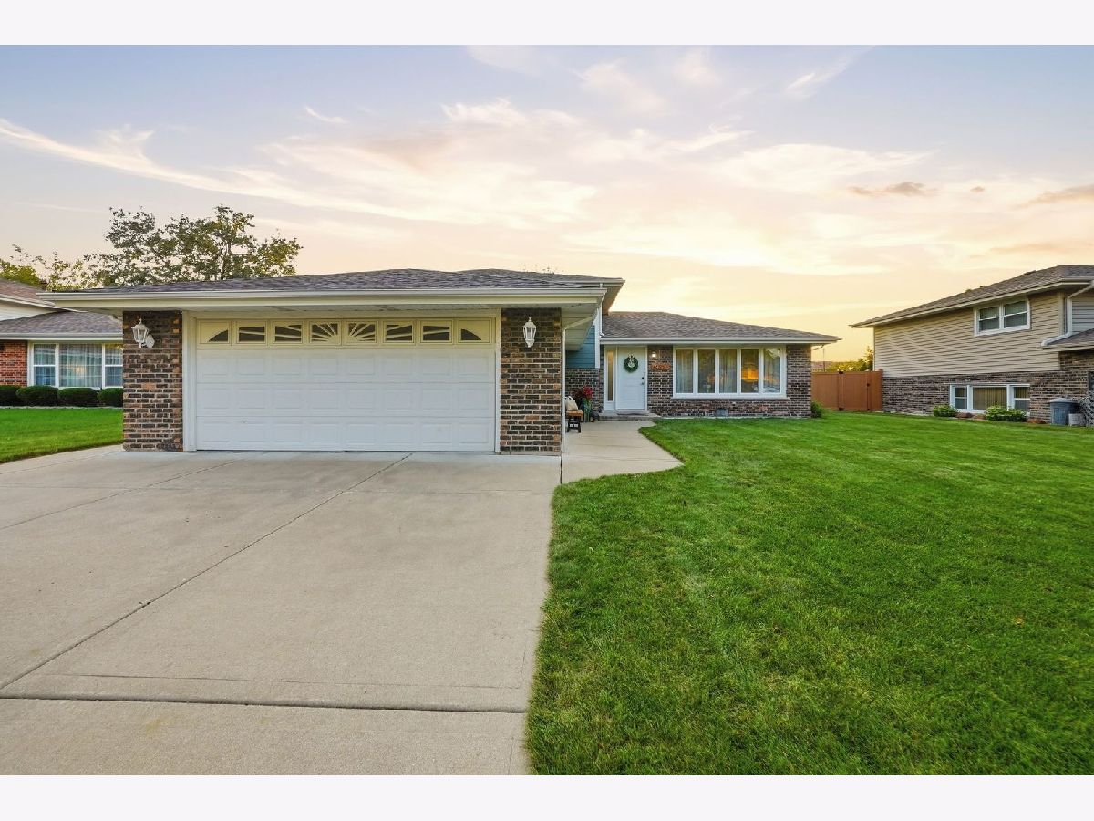 For Sale Palos Hills Illinois, 10548 Tod Drive