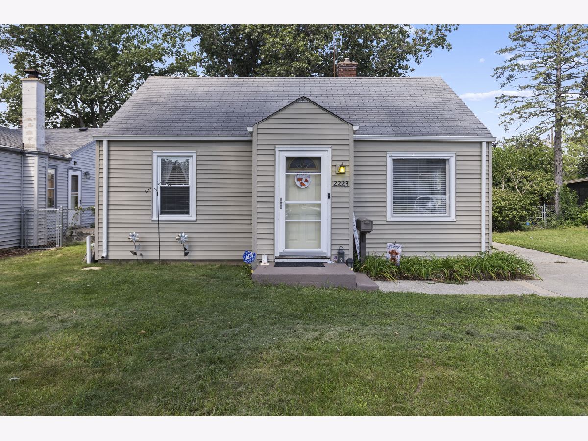  For Sale Rockford Illinois, 2223 Van Wie Avenue