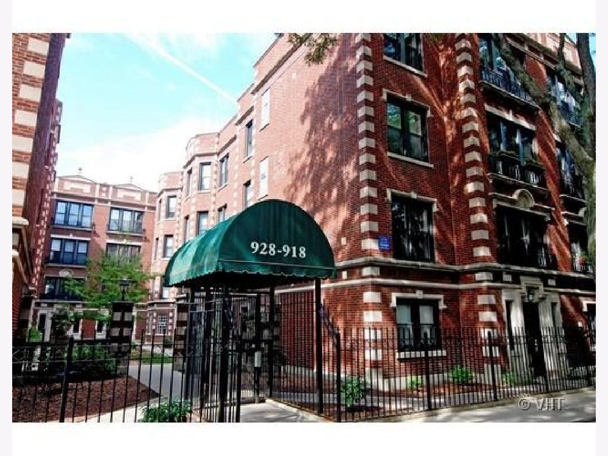  For Sale Chicago Illinois, 924 Ainslie Street
