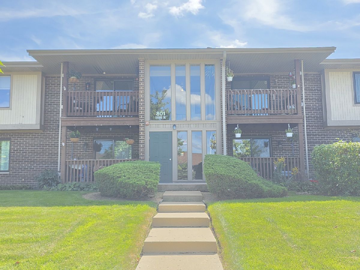 Condominiums & Homes For Rent Brookside Streamwood Illinois, 801 Brook