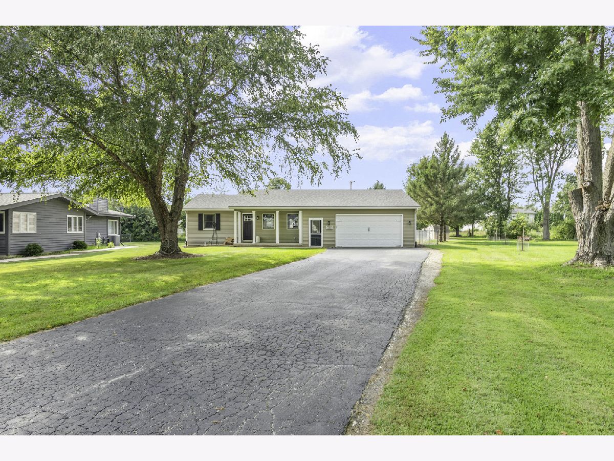  For Sale Somonauk Illinois, 150 Holiday Drive