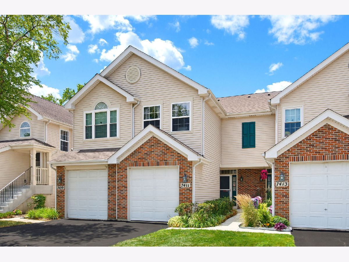  For Sale Carpentersville Illinois, 7411 Grandview Court