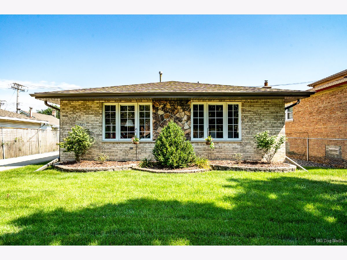  For Sale Chicago Illinois, 10325 Whipple Street