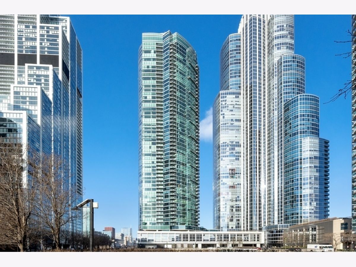 Condominiums For Sale The Grant Chicago Illinois, 1201 Prairie Avenue