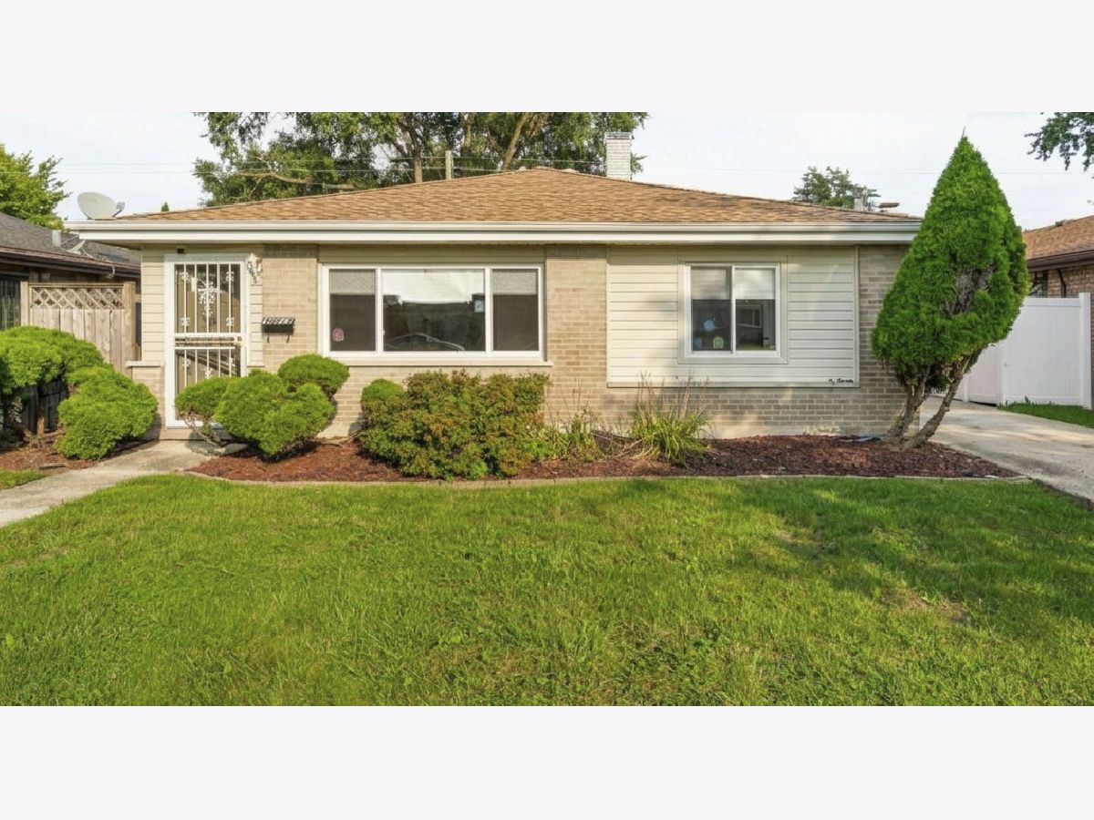  For Sale Calumet City Illinois, 1373 Mackinaw Avenue