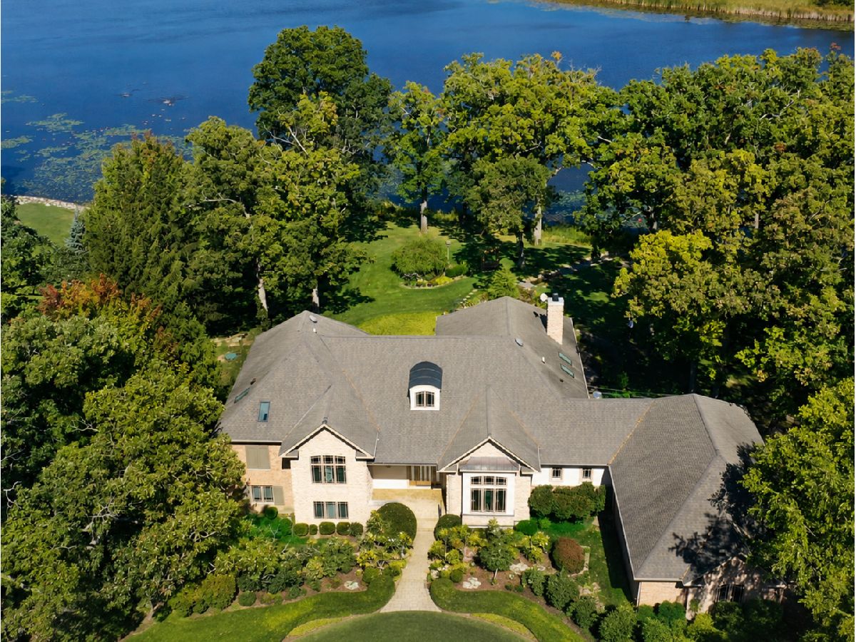  For Sale Mundelein Illinois, 24092 Old Oak Drive