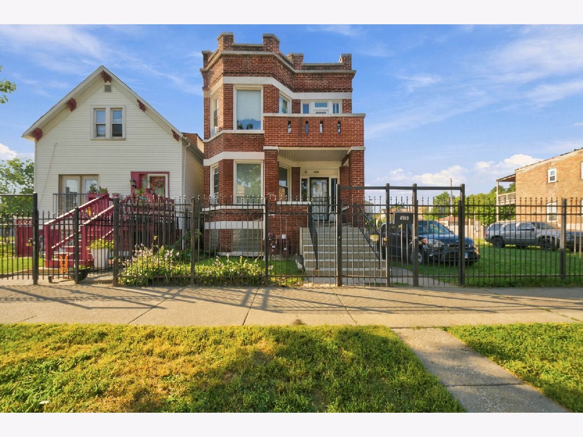  For Sale Chicago Illinois, 4109 Van Buren Street