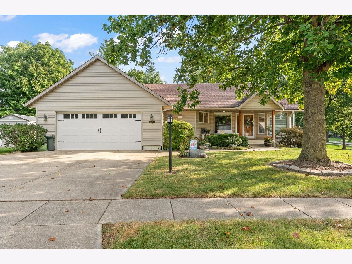  For Sale Monticello Illinois, 2000 Spruce Lane