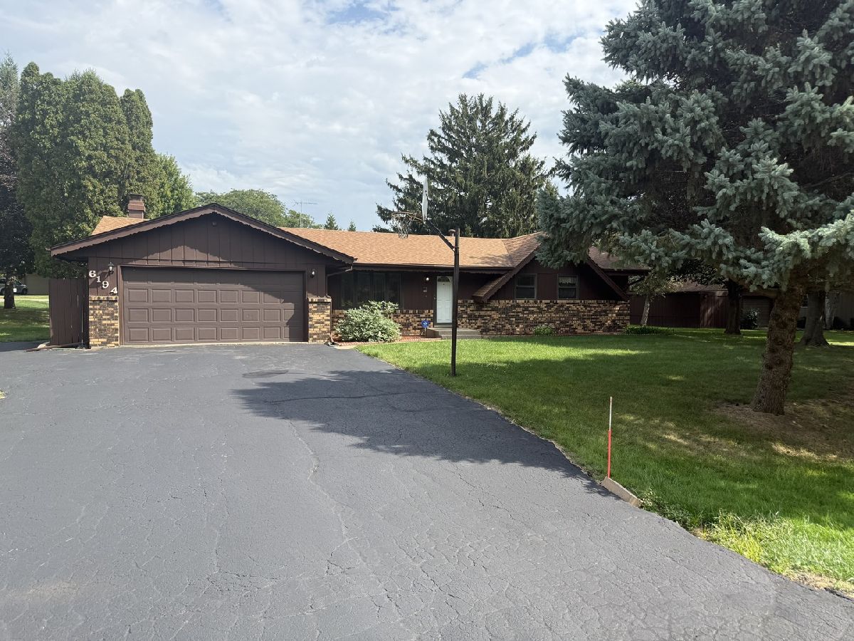 For Sale Rockford Illinois, 6194 Abington Drive