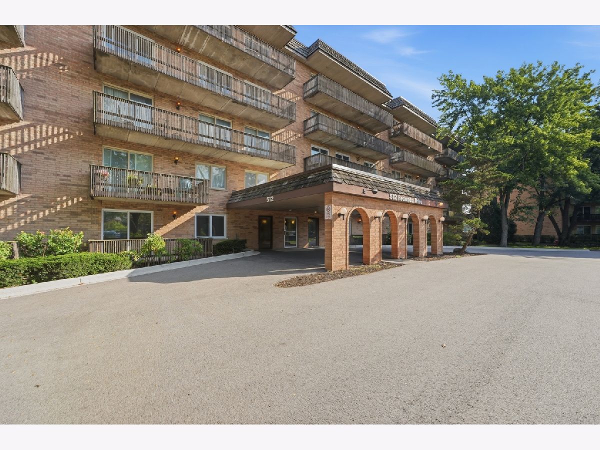  For Sale Downers Grove Illinois, 512 Redondo Drive