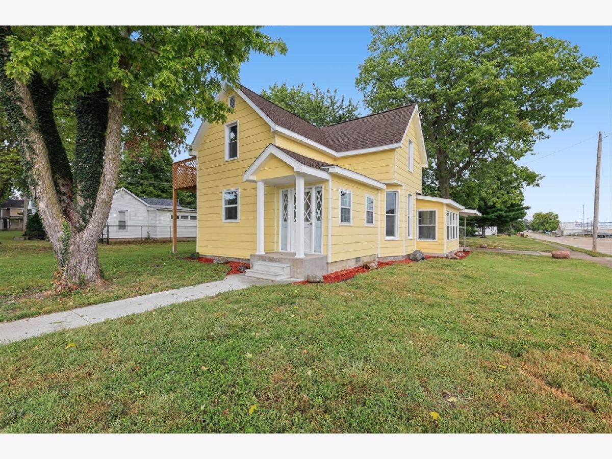  For Sale Tuscola Illinois, 705 Court Street