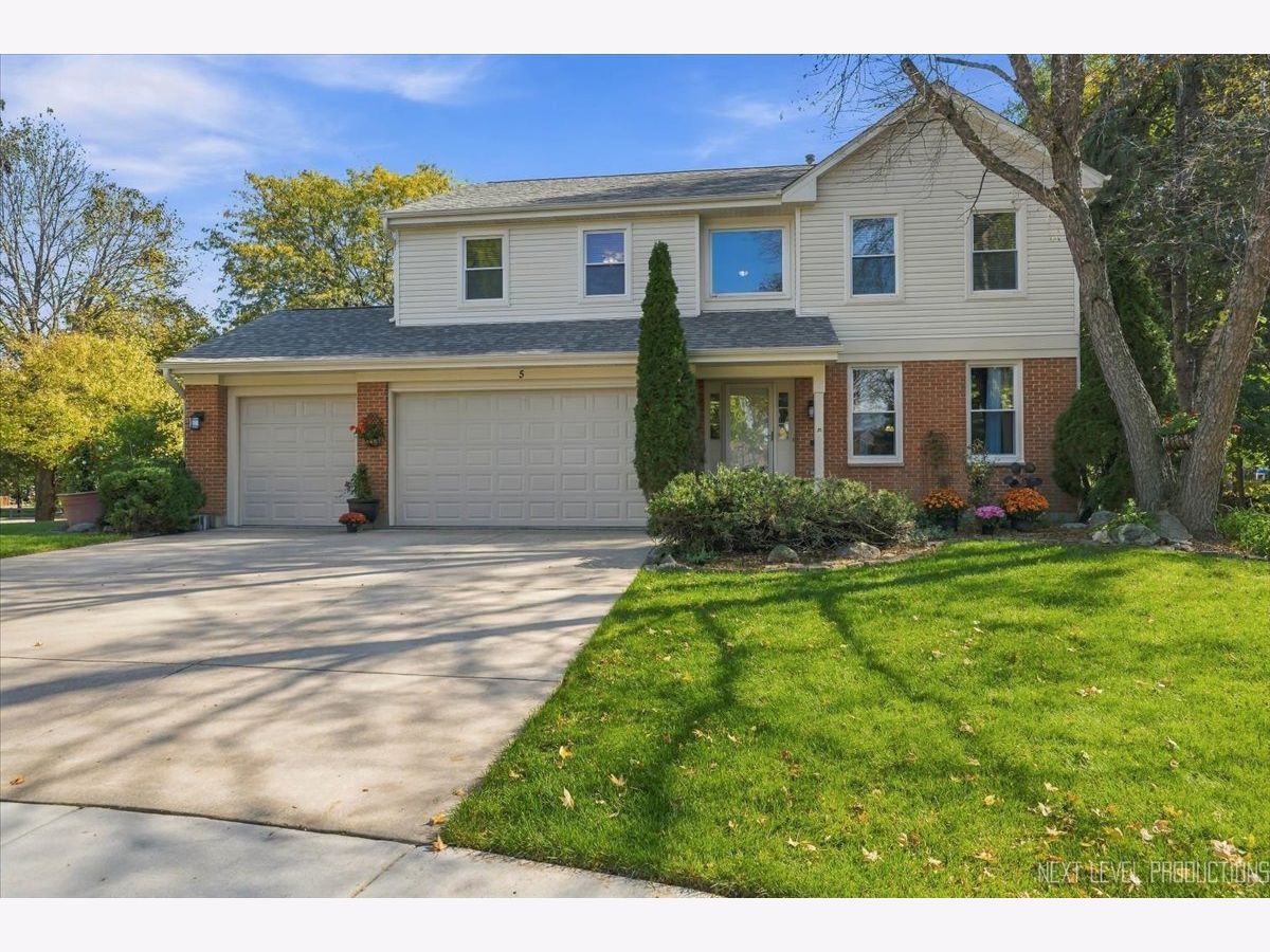 Homes & Townhomes For Sale Willoughby Farms Algonquin Illinois, 5 Fernwood Court