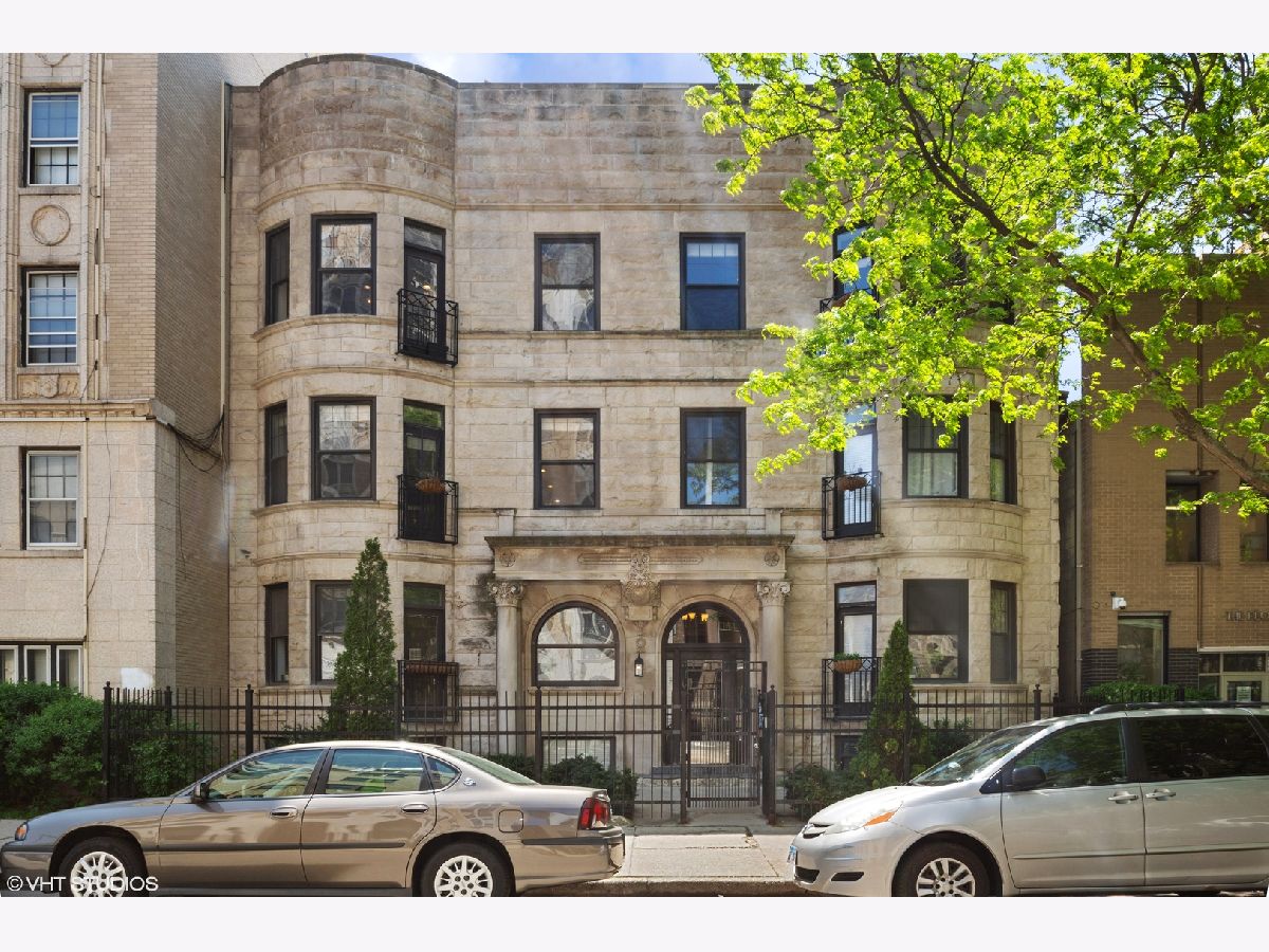  For Sale Chicago Illinois, 929 Eastwood Avenue