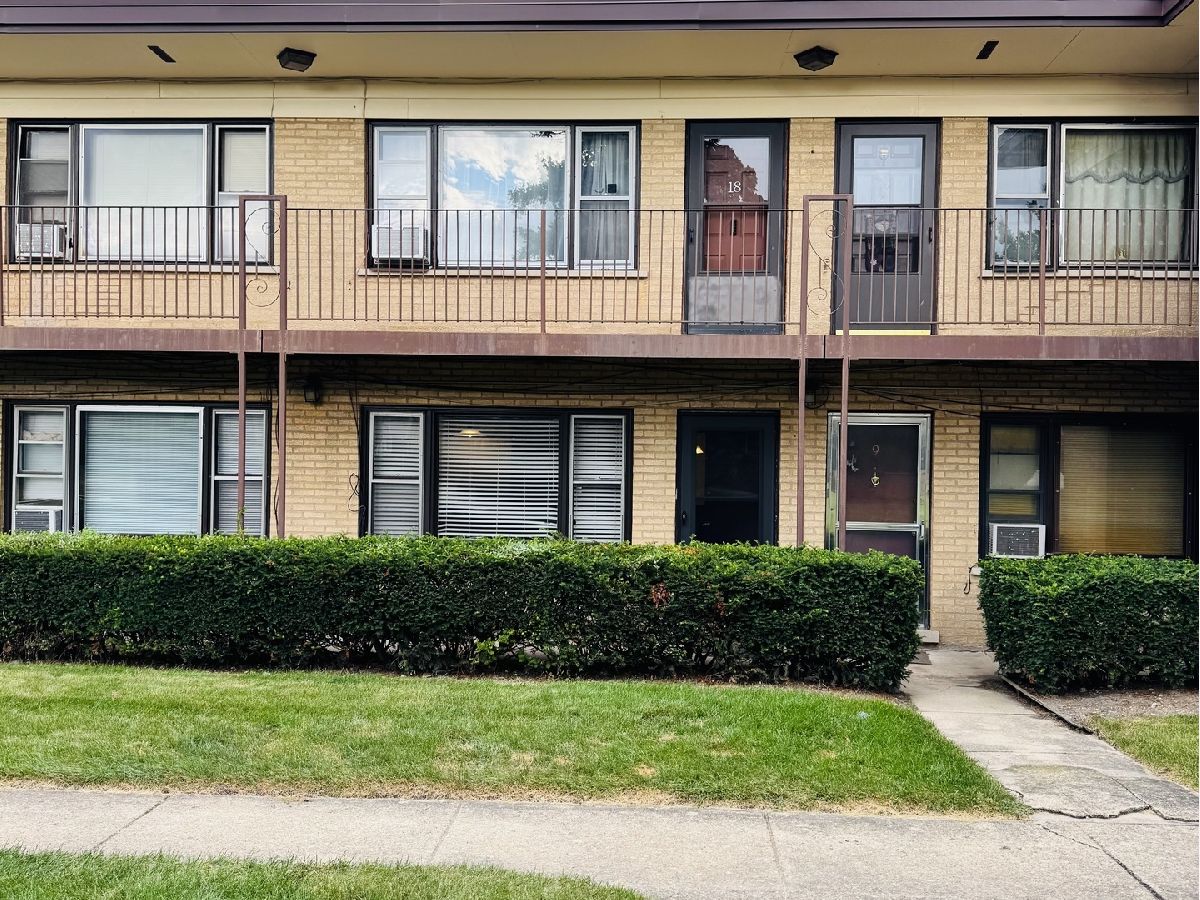  For Sale Northlake Illinois, 39 King Arthur Court