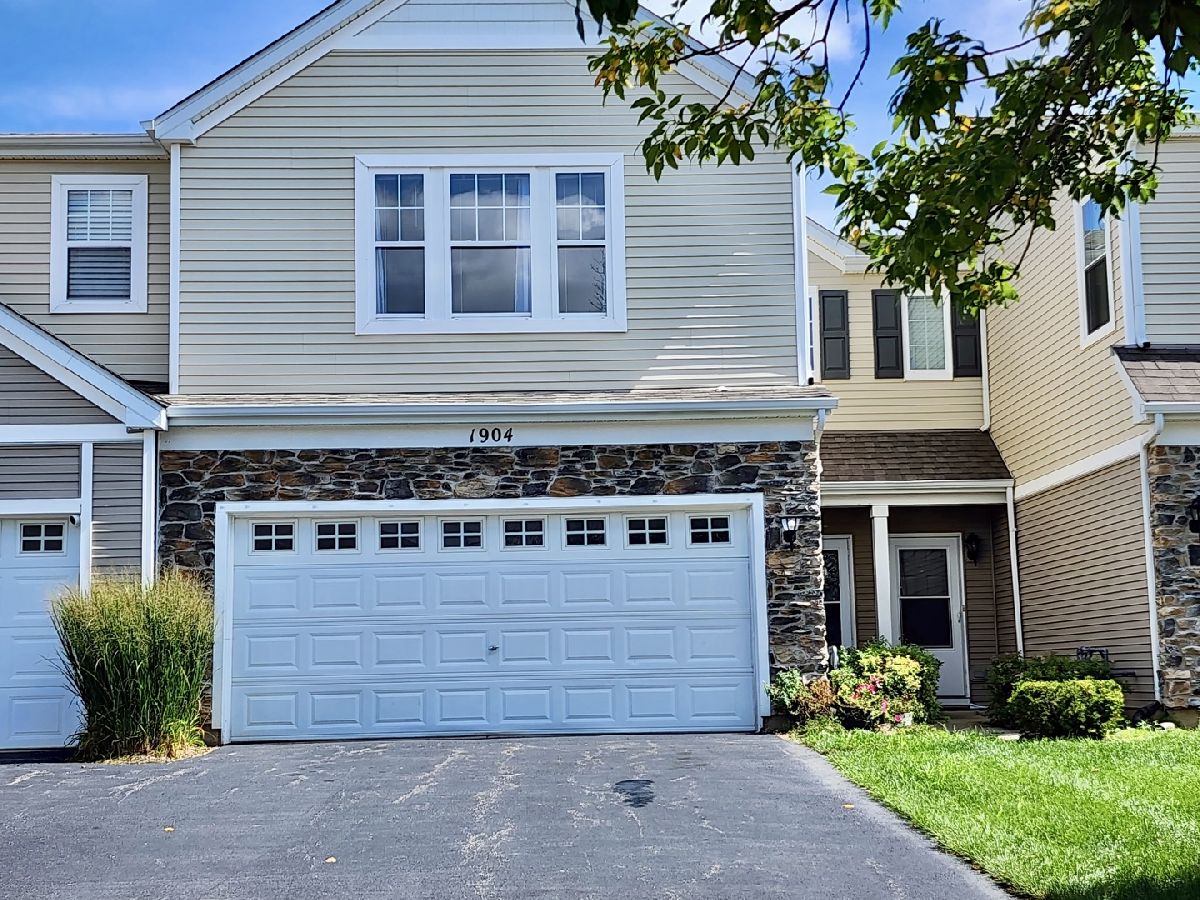  For Rent Carpentersville Illinois, 1904 Cobblestone