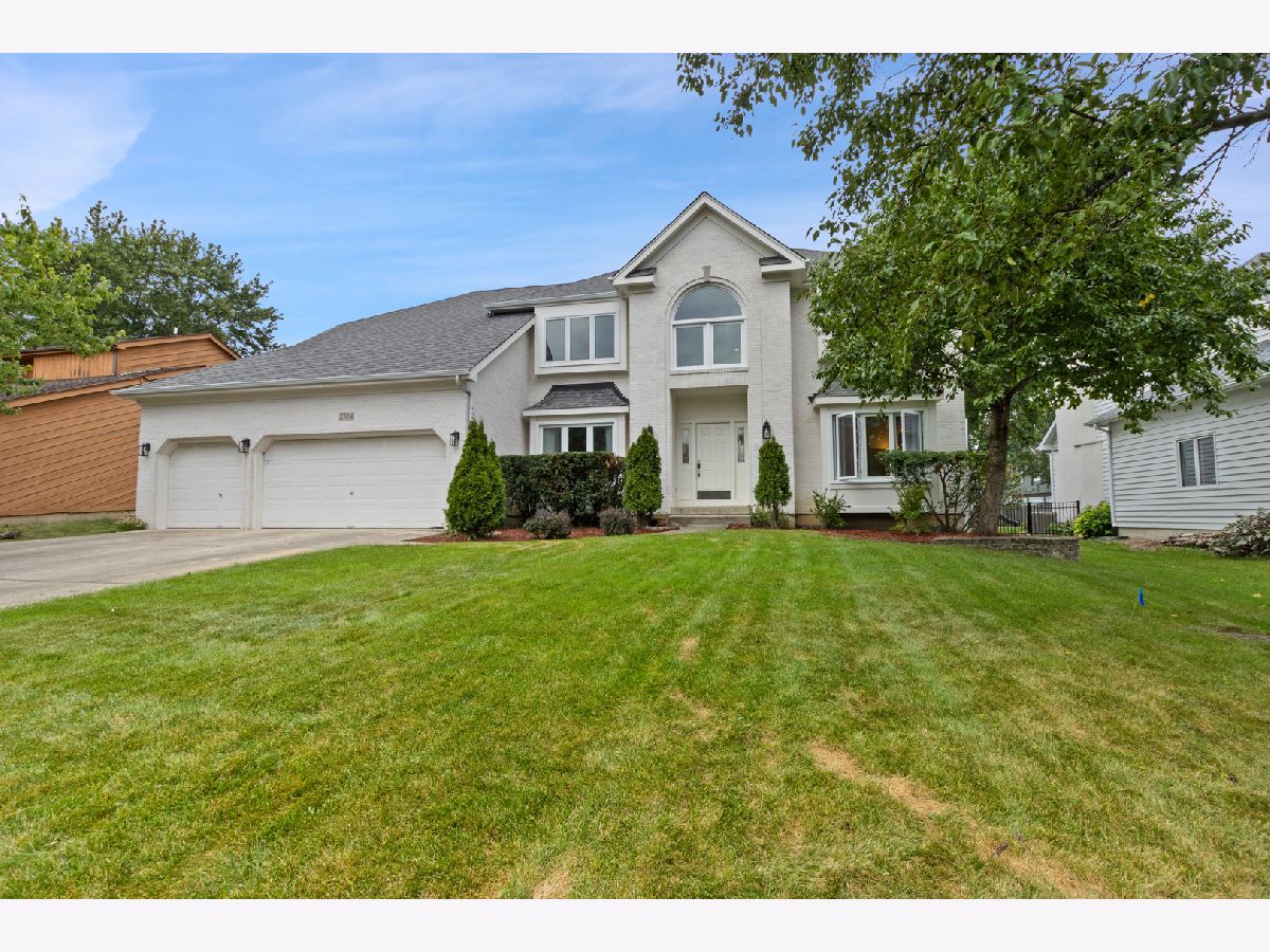 Homes & Condos & Townhomes For Sale Green Trails Lisle Illinois, 2704 Shellingham Drive