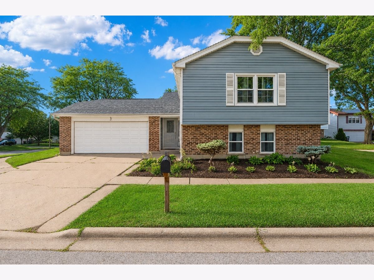 Homes For Sale New England Village Streamwood Illinois, 3 Whitehall Court