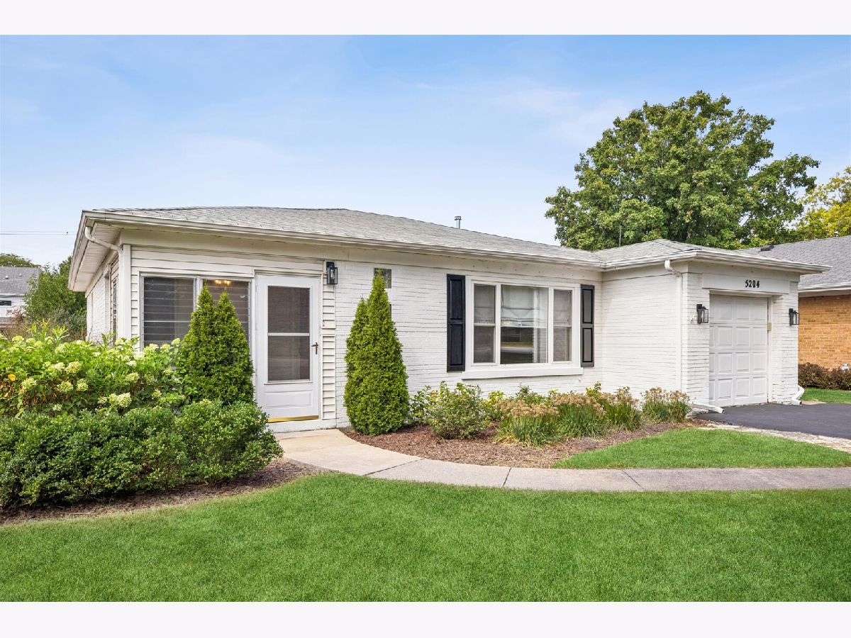  For Sale Western Springs Illinois, 5204 Wolf Road