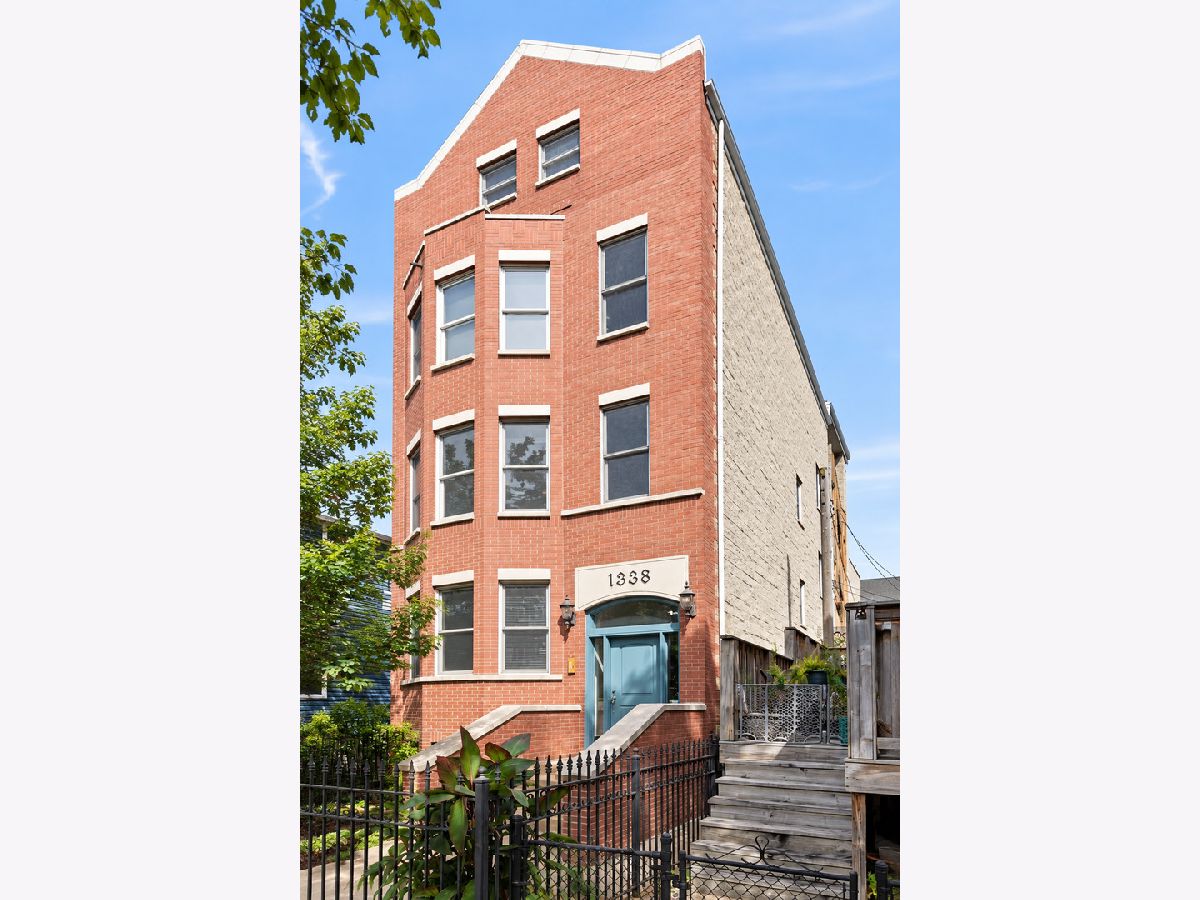  For Sale Chicago Illinois, 1338 Addison Street