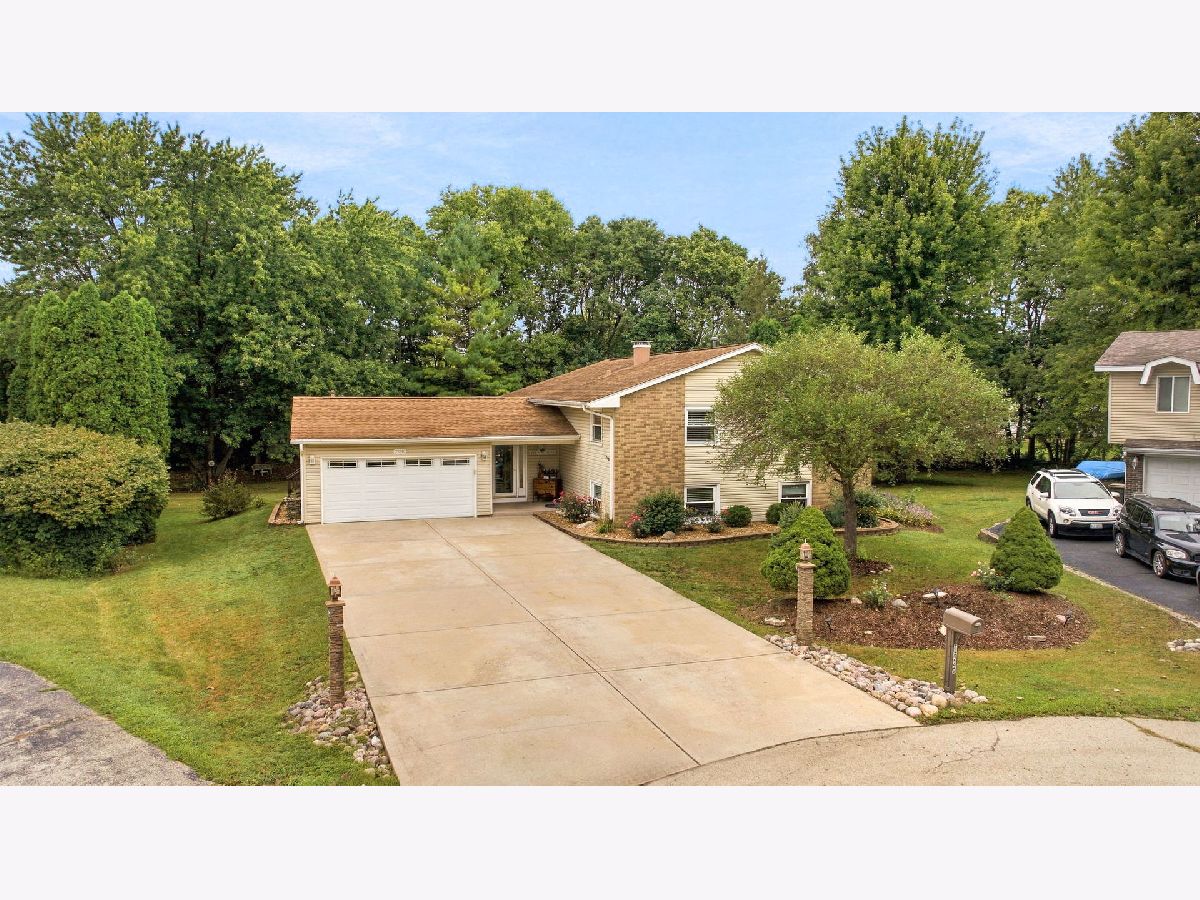 Homes For Sale Pebble Path Channahon Illinois, 25240 Marble Court