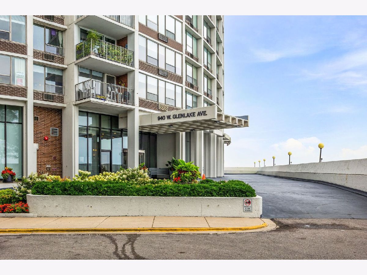  For Sale Chicago Illinois, 940 Glenlake Avenue