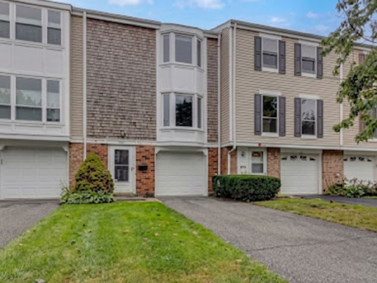 Townhomes & Condos For Sale Barrington Square Hoffman Estates Illinois, 2141 Greystone Place