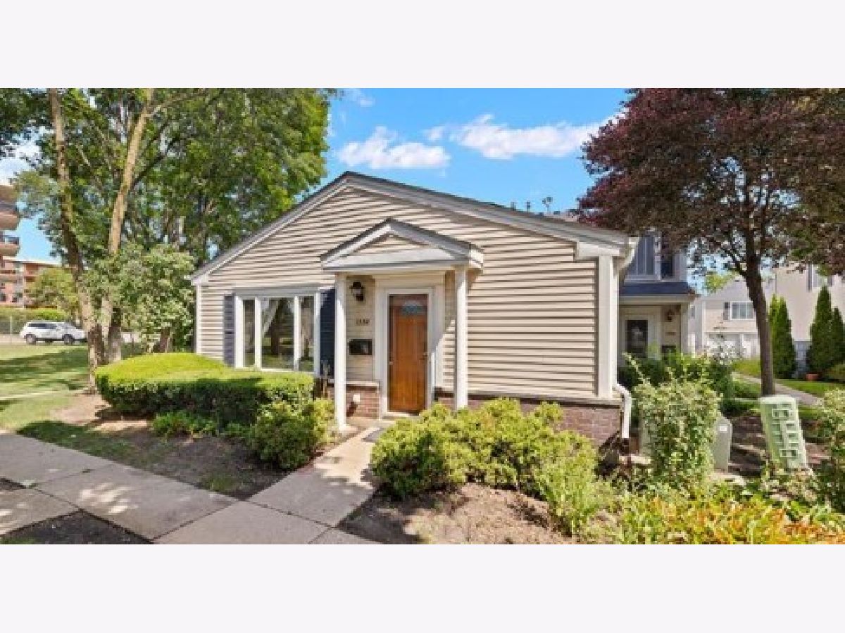 Townhomes & Condos For Sale Quincy Park Prospect Heights Illinois, 1532 Cove Drive