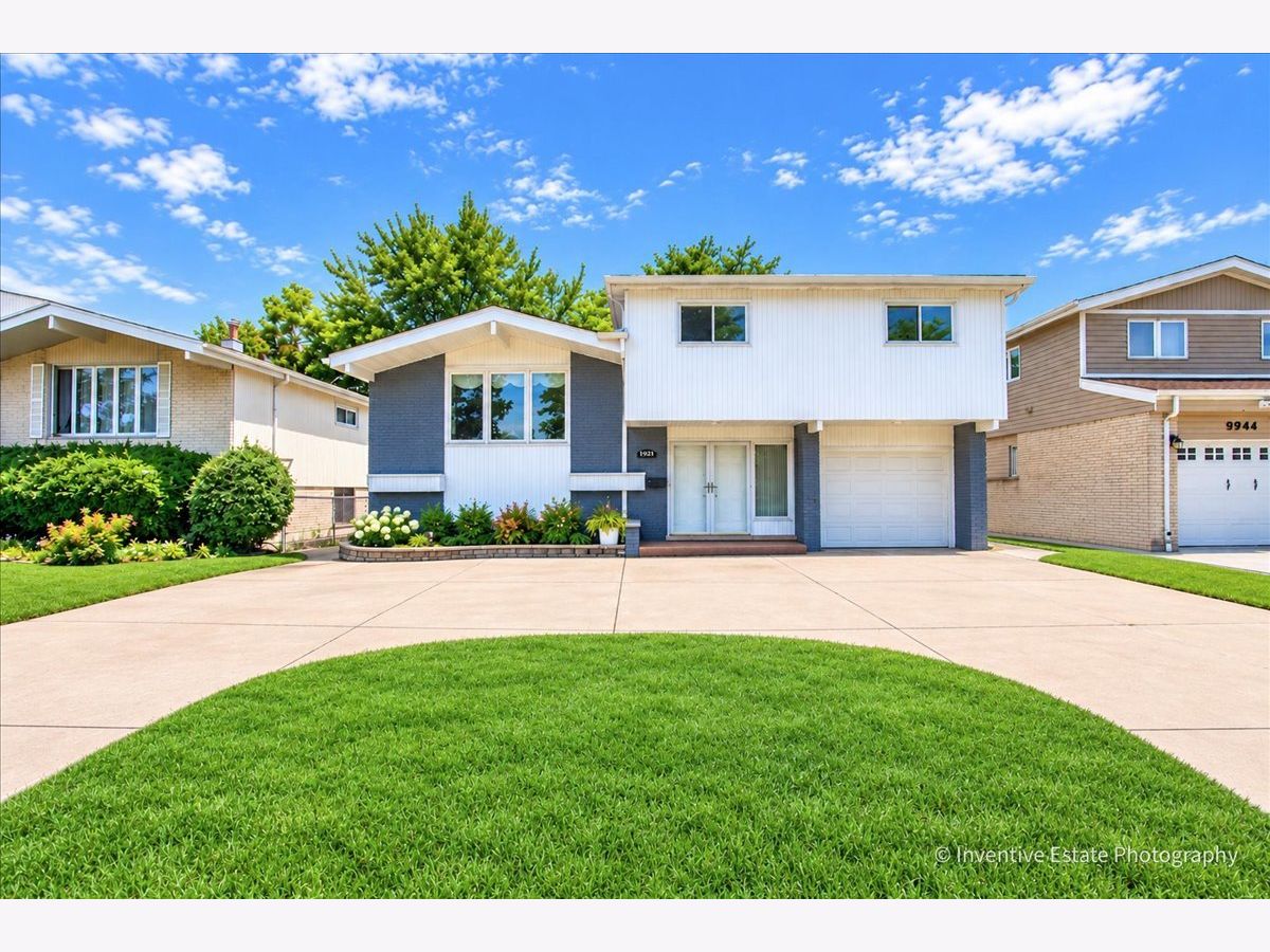  For Sale Niles Illinois, 9938 Huber Lane