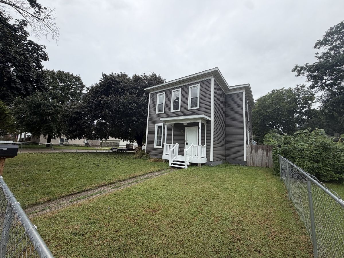  For Sale Clinton Iowa, 2102 Garfield Street
