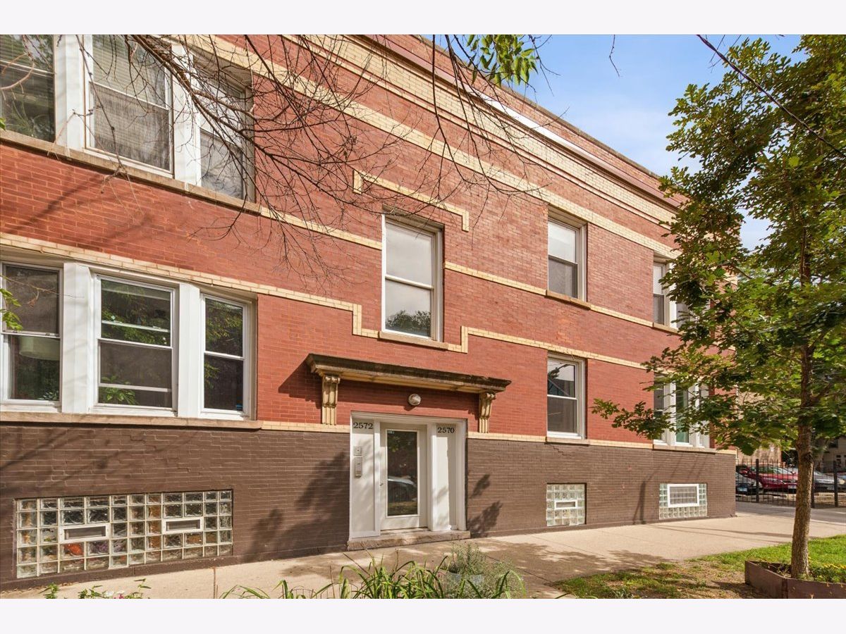  For Sale Chicago Illinois, 2570 Lyndale Street