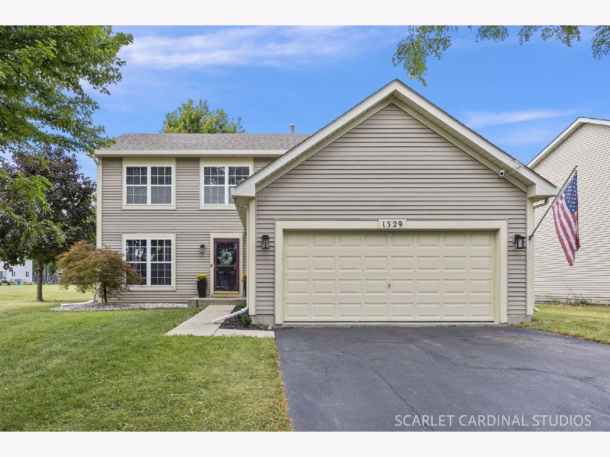  For Sale Minooka Illinois, 1329 Wabena Avenue
