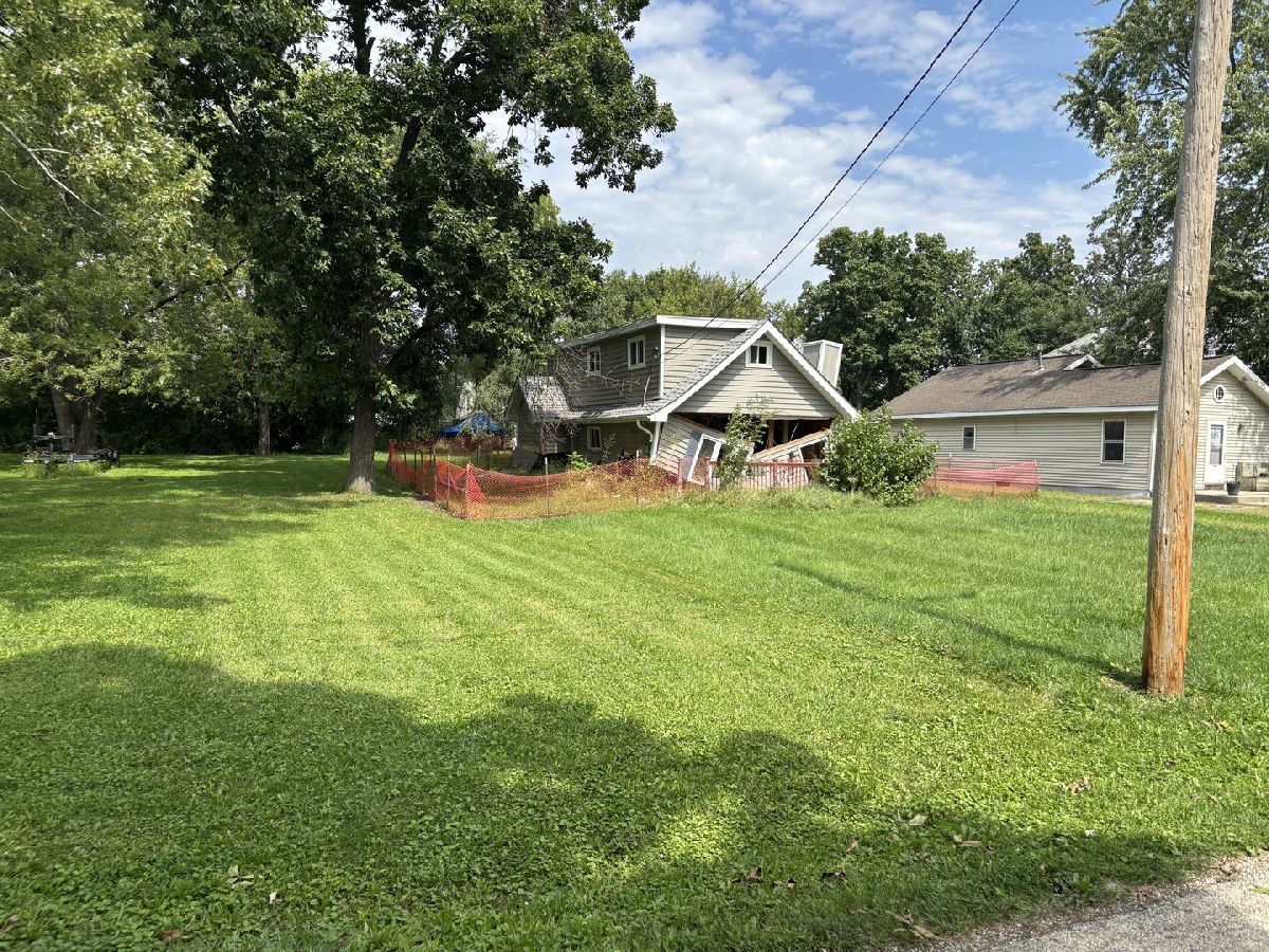  For Sale Antioch Illinois, 26426 Grapevine Avenue