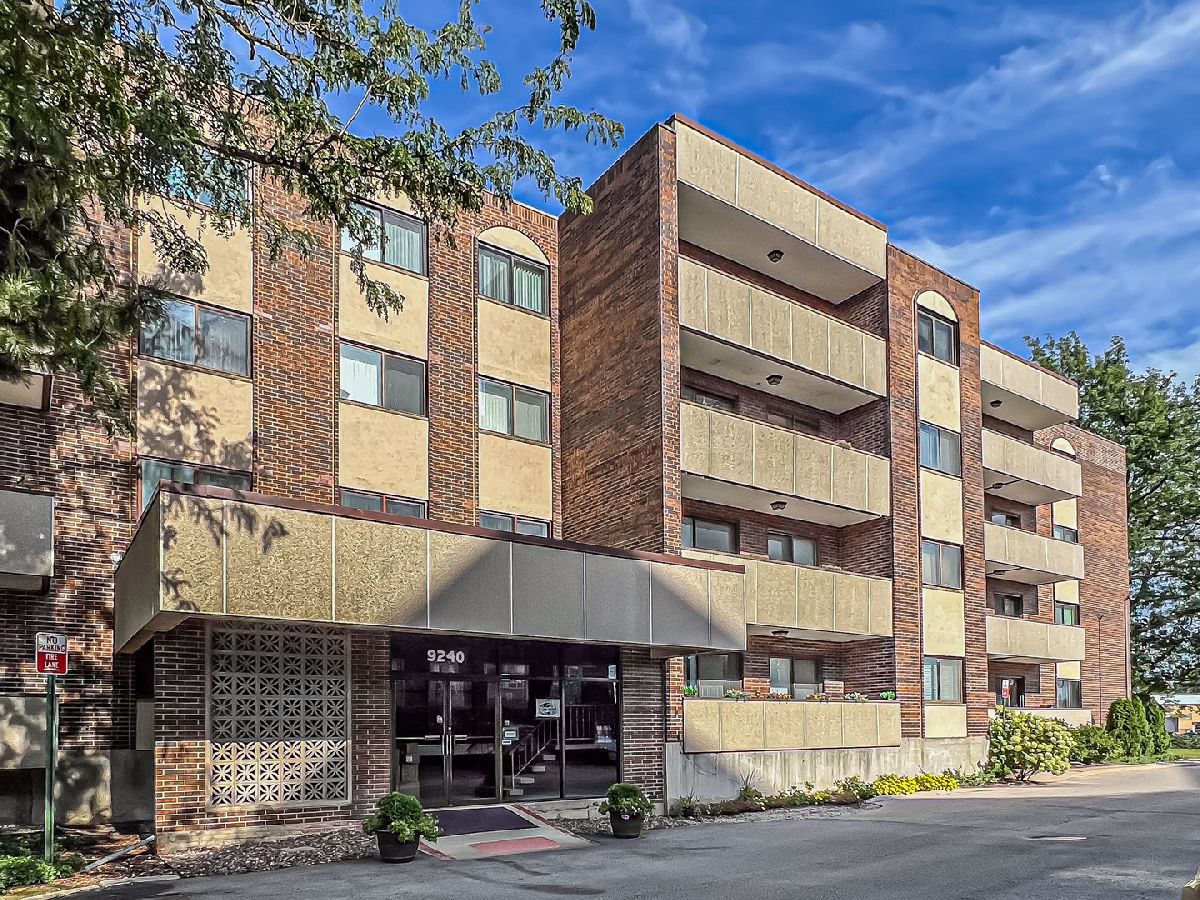  For Sale Skokie Illinois, 9240 Gross Point Road