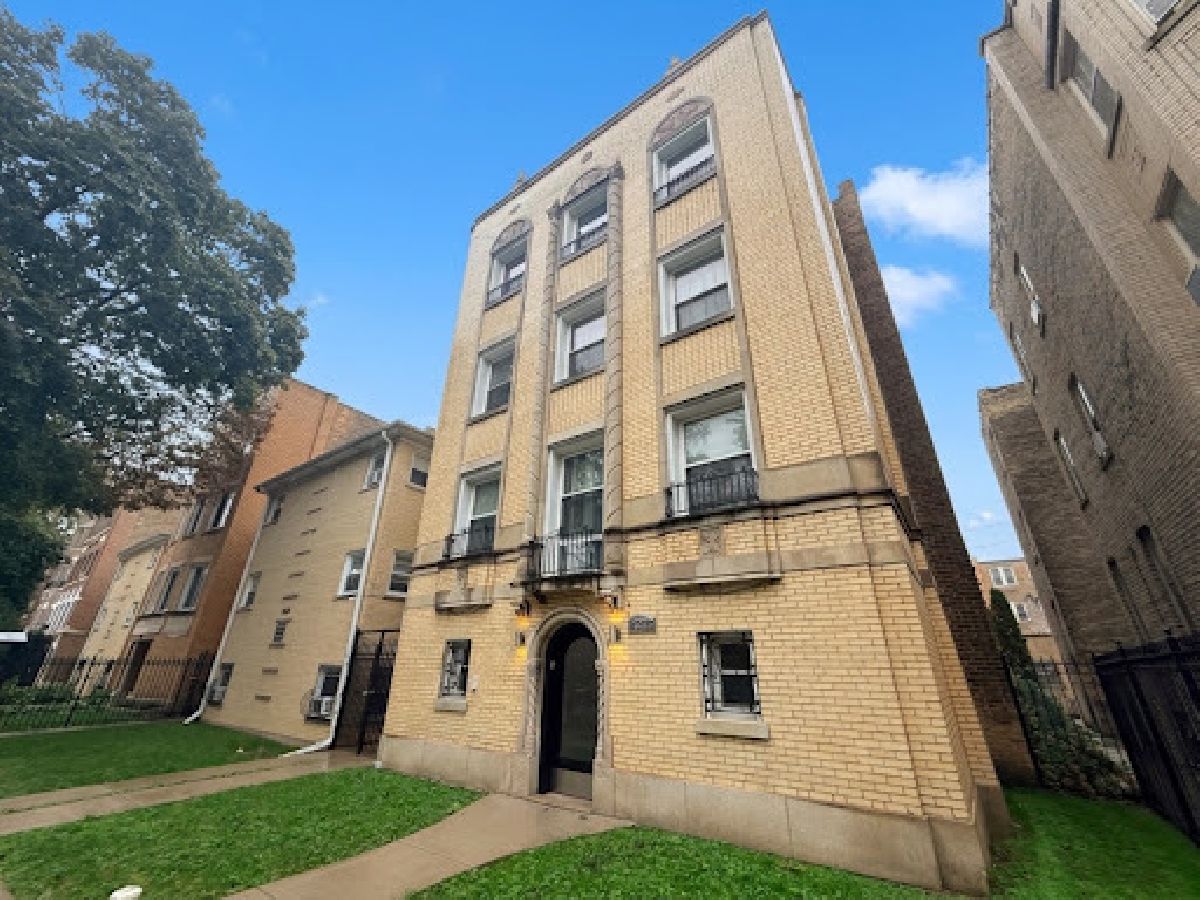 For Sale Chicago Illinois, 6235 Francisco Avenue