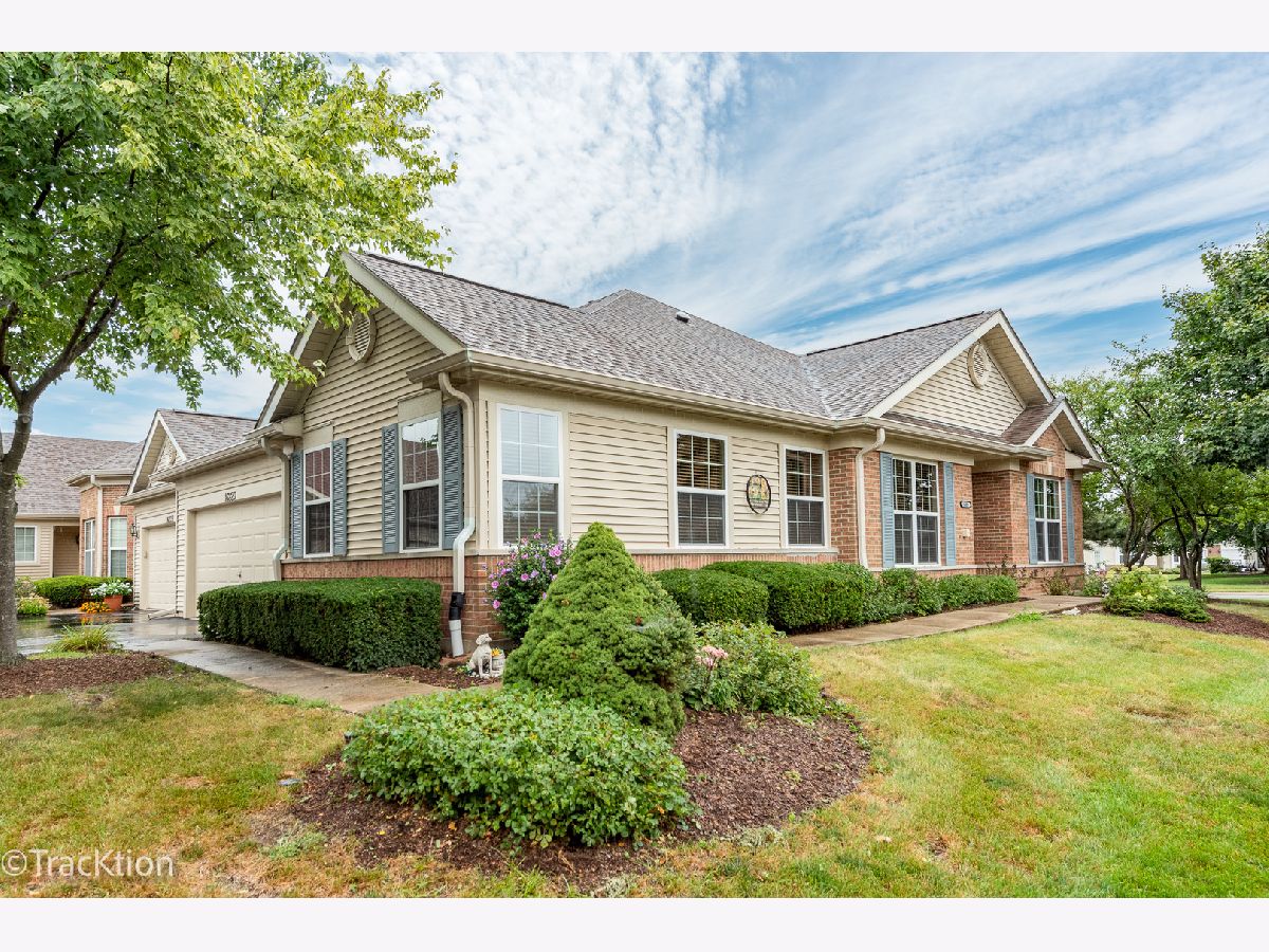  For Sale Crest Hill Illinois, 16220 Tomahawk Lake Court