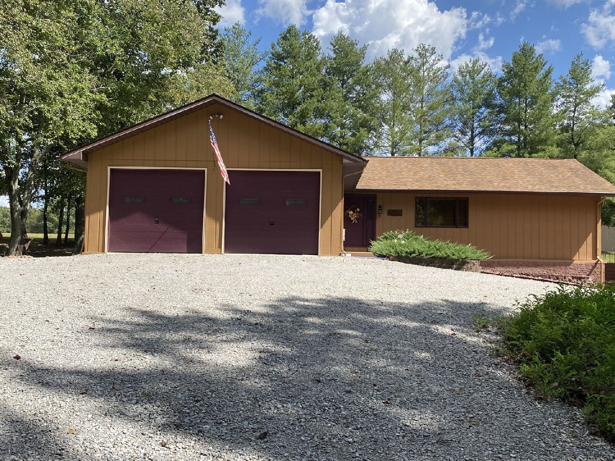  For Sale Thompsonville Illinois, 5702 Thompsonville Road